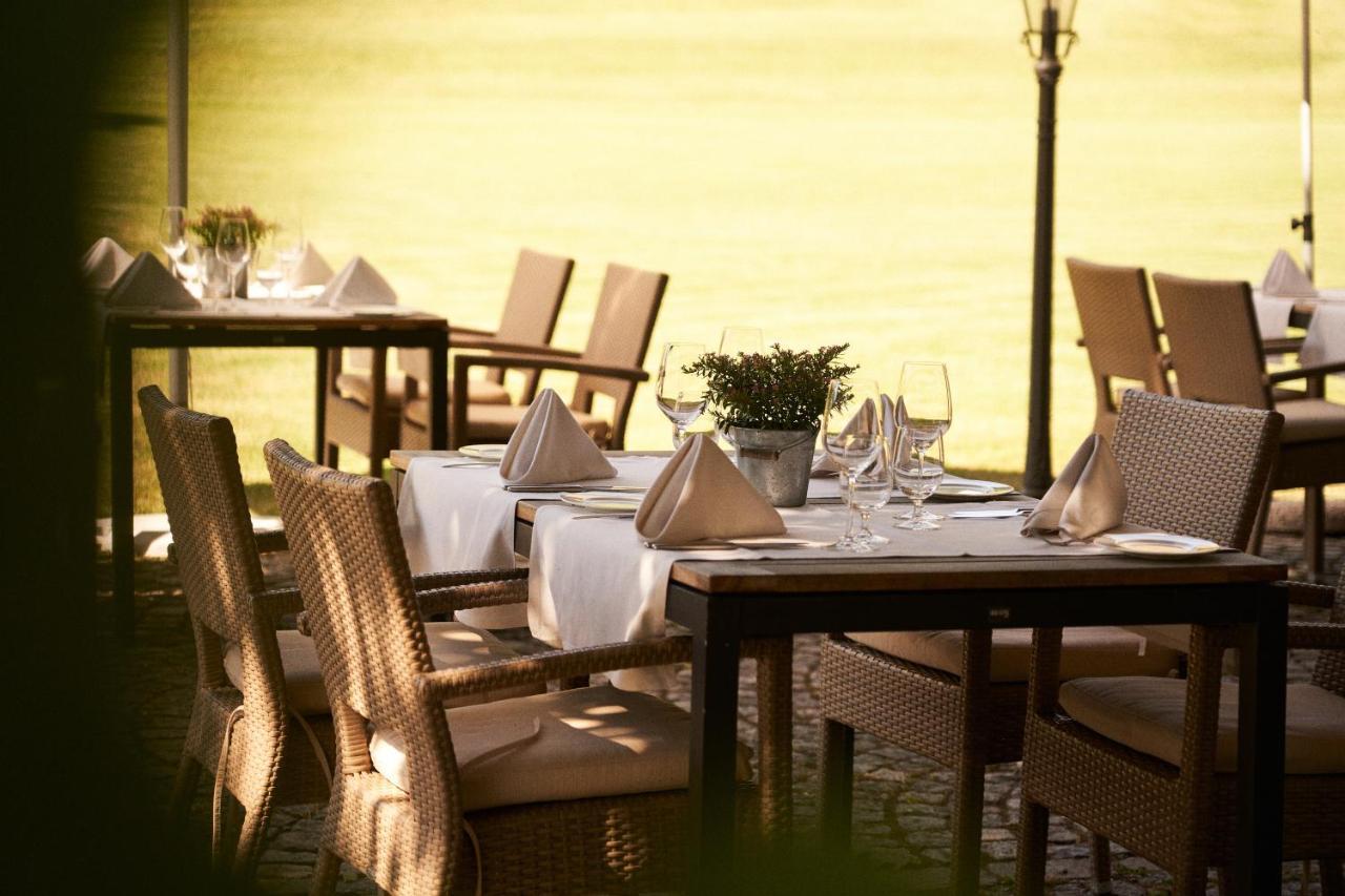Gaestehaus Am Wasserschloss & Restaurant Wasserschloss Inzlingen Bagian luar foto
